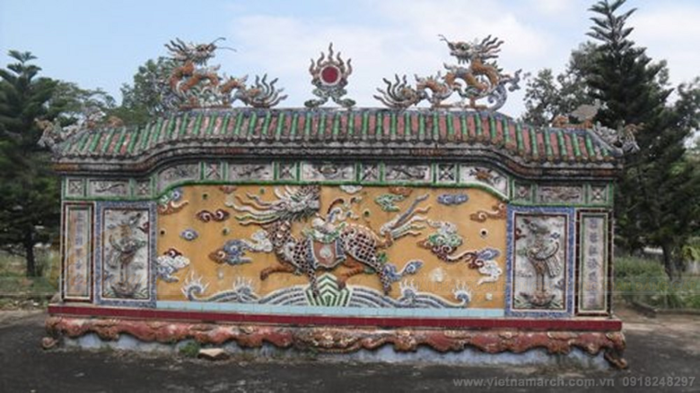 Công năng đặc thù và ý nghĩa văn hóa của bình phong nhà thờ họ Công năng đặc thù và ý nghĩa văn hóa của bình phong nhà thờ họ